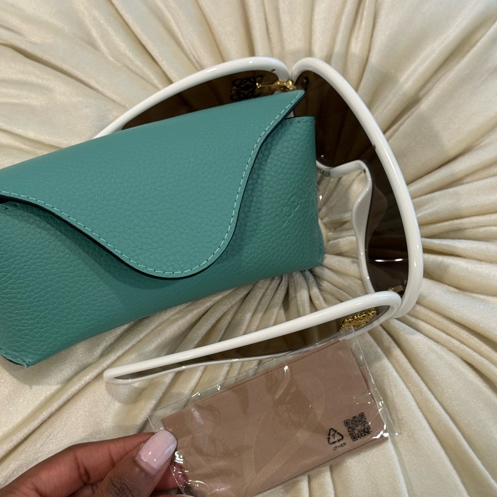 Loewe Wave Mask Sunglasses - Picture 4 of 5
